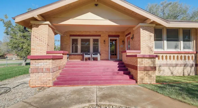 Коттедж Walk to Main Street: Charming Roswell Home!