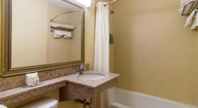 Номер Standard Red Carpet Inn - Newark Airport