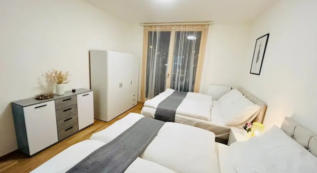New Luxury Apartmen Metro Station, Забронировать Отель Отели Праги 3 звезды, рядом с Театр Svanda, 3*