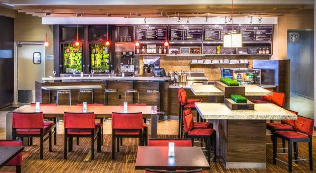 Люкс Courtyard by Marriott Charleston Downtown/Civic Center
