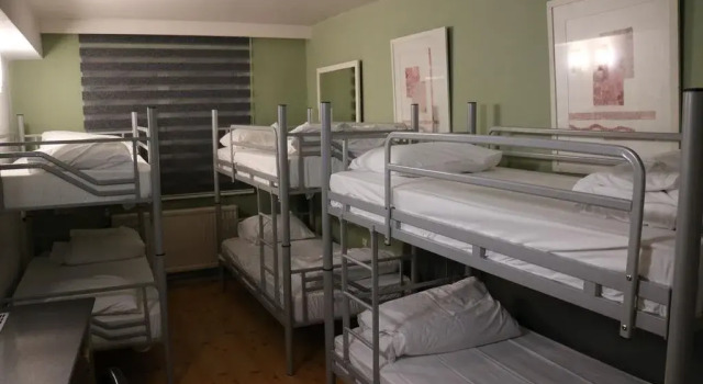 Es Hostel Midi, Prenota Ostello Hotel a Flanders con parcheggio, Parcheggio