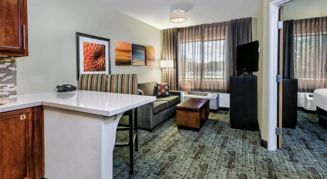 Двухместный люкс c 1 комнатой Staybridge Suites Lubbock-University Area by IHG