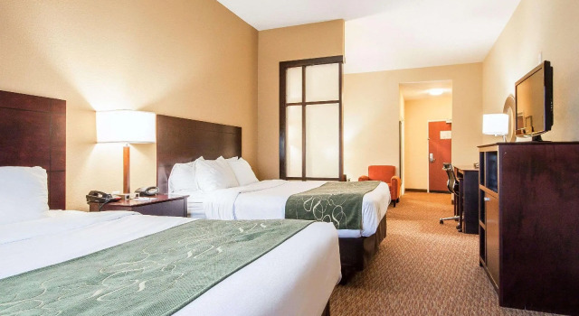 Четырёхместный люкс Comfort Suites Pecos