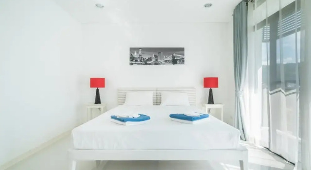 Kamala Regent C403 - High Floor 3 bdr Apartment With Pool and gym