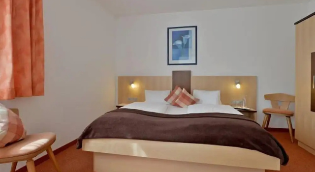 Люкс c 1 комнатой с балконом и с видом на горы Hotel Garni Tirol