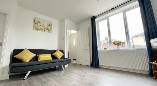 Worksop Newly Refurbished 3-bedroom House, Đặt Nhà nghỉ dưỡng Worksop Nottinghamshire