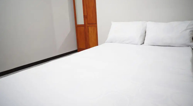 OYO Life 93045 Kost Putra Bu Ketut