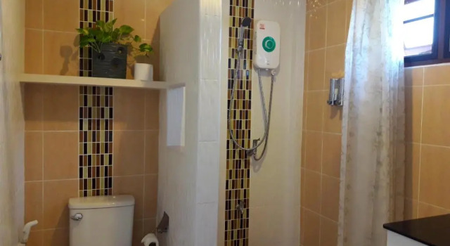 Апартаменты Rimtalay Angsila Guesthouse