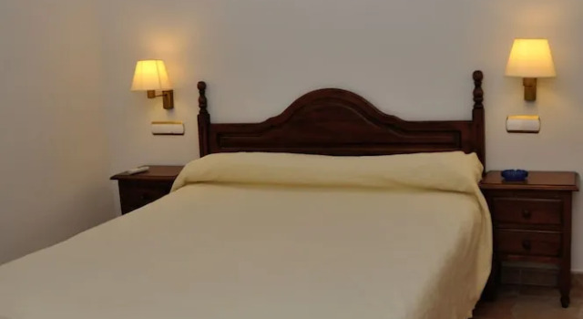 Hostal Pension Restaurante Padrino, Забронировать Отель Альмогера La Alcarria