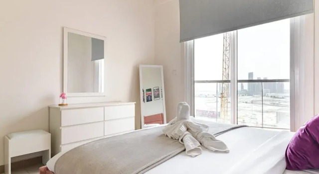 SIMPLY COMFORT Binghatti Gateway Family 2BR with Balcony, Close to Dubai Mall & Burj Khalifa