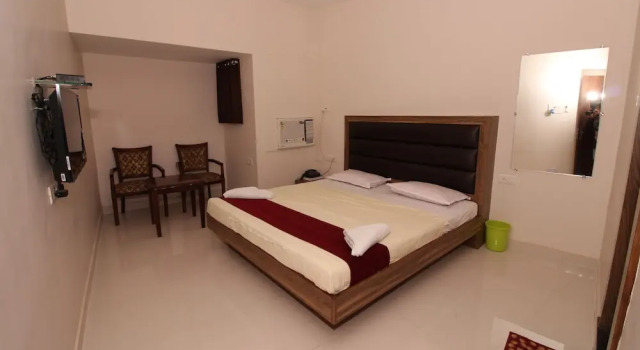 Двухместный номер Comfort Hotel Meera