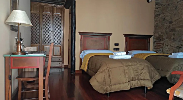 Трёхместный номер Standard с балконом Posada de Candelario