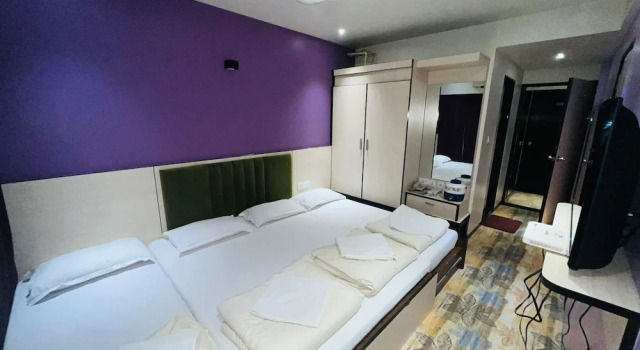 Четырёхместный номер Superior c 1 комнатой HOTEL MADNI ROYALE , Ajmer