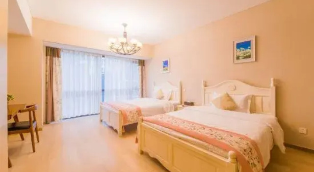 Семейный тент Yuelan Seaview Hotel Apartment (Qingdao May Fourth Square China Railway Center)