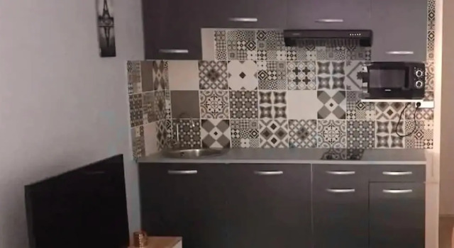 Studio In Paris With Wonderful City View Furnished Garden And Wifi, Забронировать Апартаменты/квартира Отели Парижа с парковкой, рядом с Станция метро Pasteur, Парковка