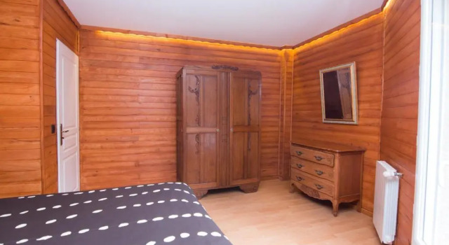 Chalet de TARA - Grand appartement esprit chalet - piscine chauffée - Genève, Забронировать Шале Виллы Овернь-Рона-Альпы, Вилла