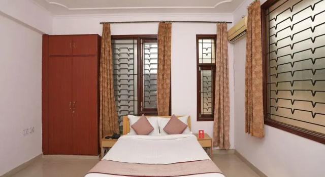 OYO 277 Mascot Residency Sector-51