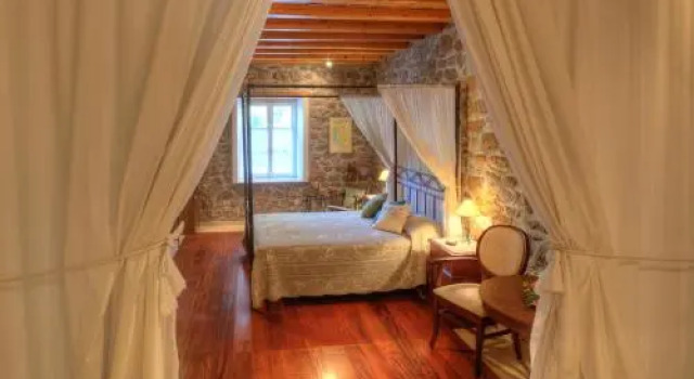 Nereids Guesthouse, Book Hotel Hydra Saronic Islands