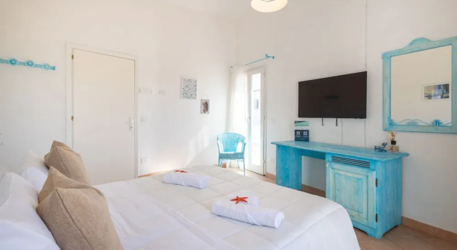 Двухместный номер Premium с балконом и с видом на море HOTIDAY Baja Sardinia Seaside