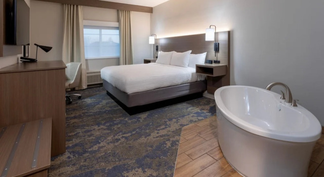 Люкс c 1 комнатой GrandStay Hotel & Suites Algona
