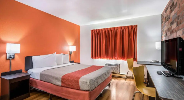 Люкс Deluxe Motel 6-Madison, WI - East