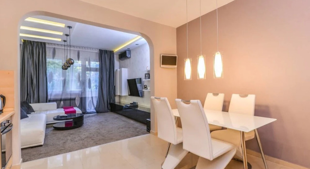 FM Deluxe 1-BDR Apartment - Extravaganzzo, Забронировать Апартаменты/квартира Апартаменты Софии, рядом с Королевский дворец, Апартаменты/квартира