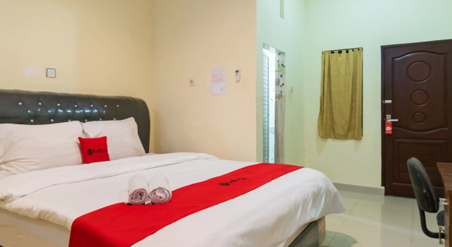 RedDoorz near Titi Bobrok Medan 2