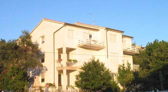 Apartments Toni, Prenota Appartamento Hotel a Isole Quarnerine con parcheggio, Parcheggio