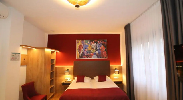 Полулюкс Deluxe Hotel Trapp