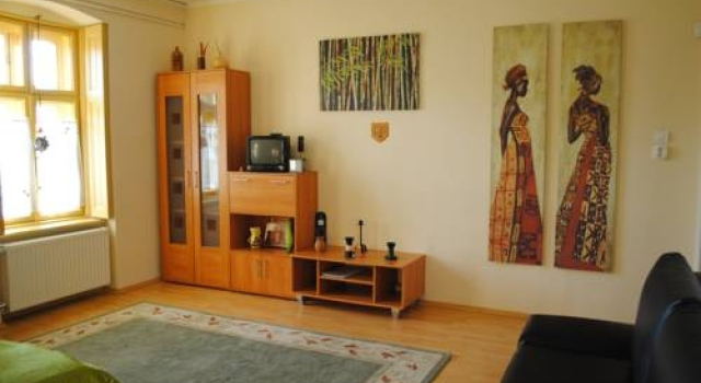 Méz Apartman
