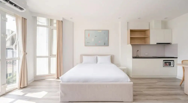 Люкс Deluxe с балконом и с видом на город Doms Residence Hanoi