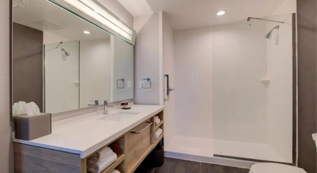 Четырёхместный номер Standard The Threefoot Hotel, Meridian, a Tribute Portfolio Hotel