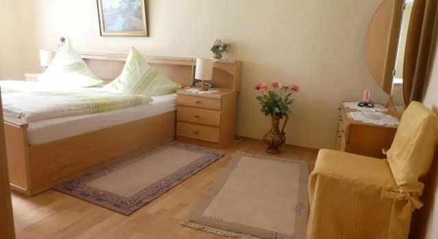Ferienwohnung Fülbier, Забронировать Отель Оберциссен Айфель