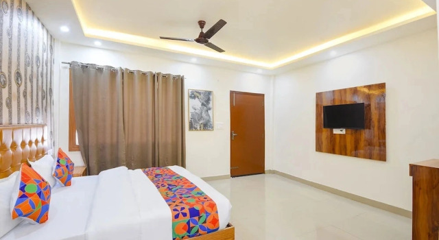 Wild Hibiscuss Resort, Rezervovat Lázně / Resort Nainital Uttarakhand