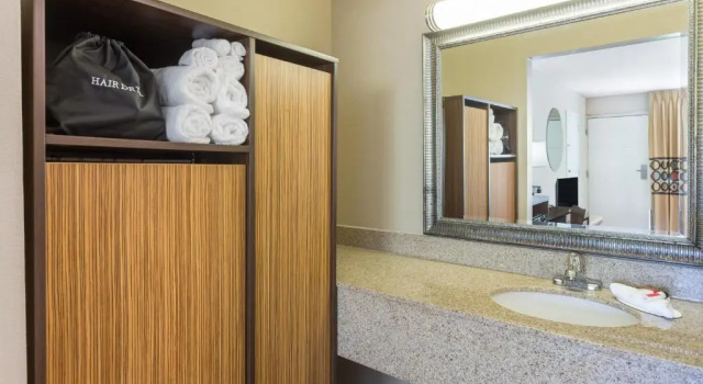 Номер Standard Super 8 by Wyndham Asheville Airport
