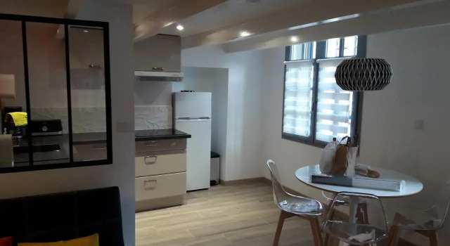 Centre Historique T3 Duplex, Забронировать Отель Безье Hérault, рядом с Девять шлюзов Фонсеран