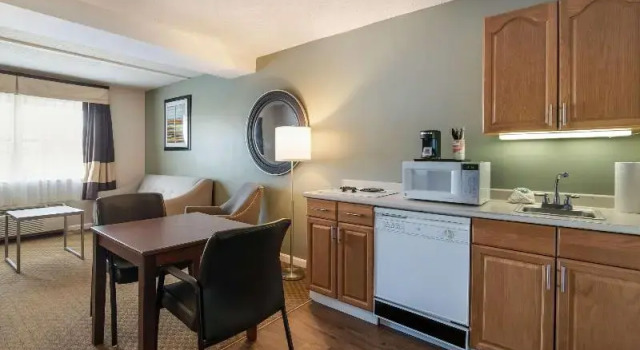 Люкс Quality Inn & Suites Auburn I-95