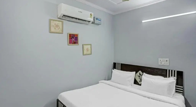 Capital O 85803 Prince Residency, Забронировать Дом для отпуска Виллы Западного Дели, Вилла