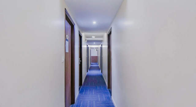 Capital O 77501 Hotel Phoenix International, Забронировать Отель Отели штата Махараштры 3 звезды, 3*