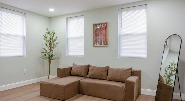 Stylish Minimalist Stay in City Center