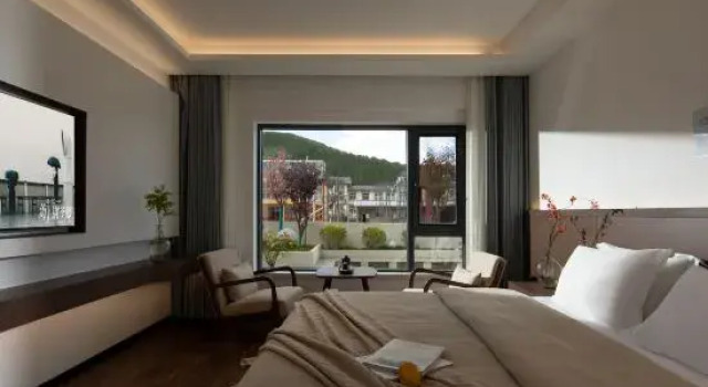 Семейный люкс с 2 комнатами Nine Phoenix Garden Oxygen Guesthouse (Shangri-La Dukezong Ancient Town Store)
