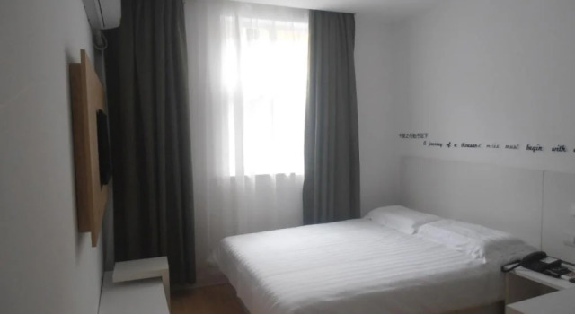 Motel 168 Kunming Railway Station Huancheng South Road, Rezerwuj Motel Motele w Kunming, Motel