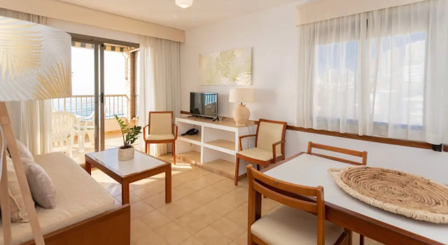Семейные апартаменты с видом на море Apartamentos María Cristina Beach
