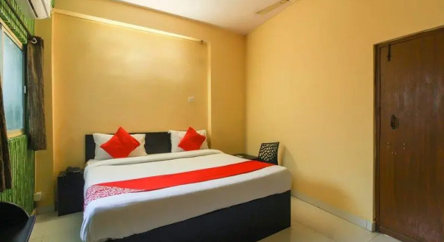 OYO 68235 R-residency, Rezerwuj Hotel Banjara Hills 
