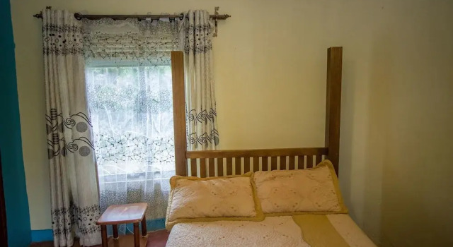 Семейное бунгало с 2 комнатами Roots Retreat and Camping Resort