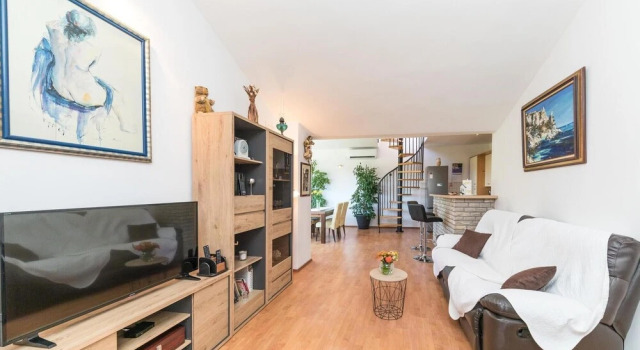 Amazing Apartment in Kastel Novi With 2 Bedrooms, Wifi and Outdoor Swimming Pool