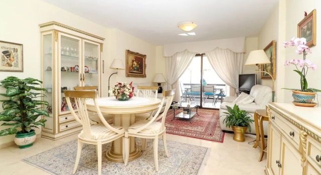 La Costa Paradise - Amazing Beachfront Apartment, Glazed Terrace With Sea Views