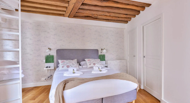 B 364 - Deluxe apartment in the heart of  Notre Dame, Забронировать Апартаменты/квартира Париж Иль-де-Франс, рядом с Лувр — Риволи