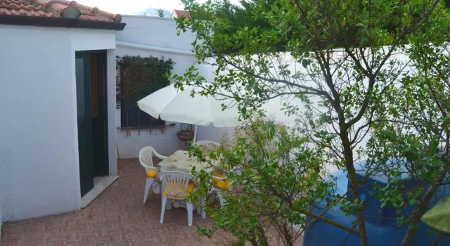 2 bedrooms house with enclosed garden and wifi at Enna, Book Vacation Home Cottages in Pergusa, Cottage