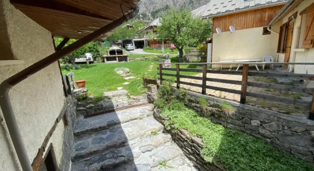 Апартаменты с 2 комнатами LE MYOSOTIS bel appartement dans vieille ferme de montagne rénovée